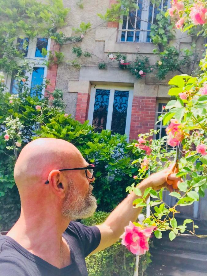 La Maison Des Roses Moulins  Bagian luar foto