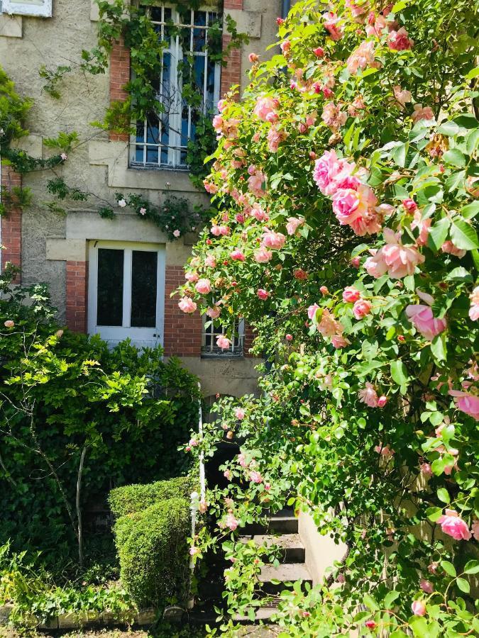La Maison Des Roses Moulins  Bagian luar foto